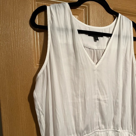 Banana Republic Crinkle Gauze Tiered Tank Top - Picture 3 of 10